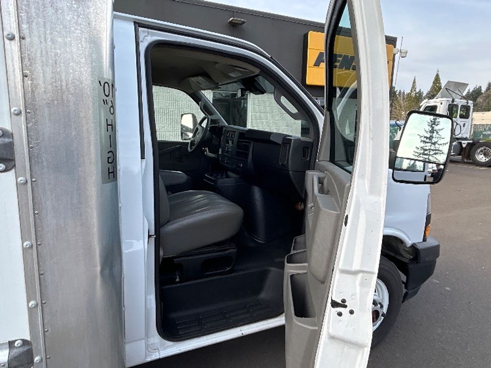 Light Duty Box Truck-Light and Medium Duty Trucks-GMC-2021-Savana G33903-Clackamas-OR-105,464\n\t\tmiles-$ 30,000 - Image 20