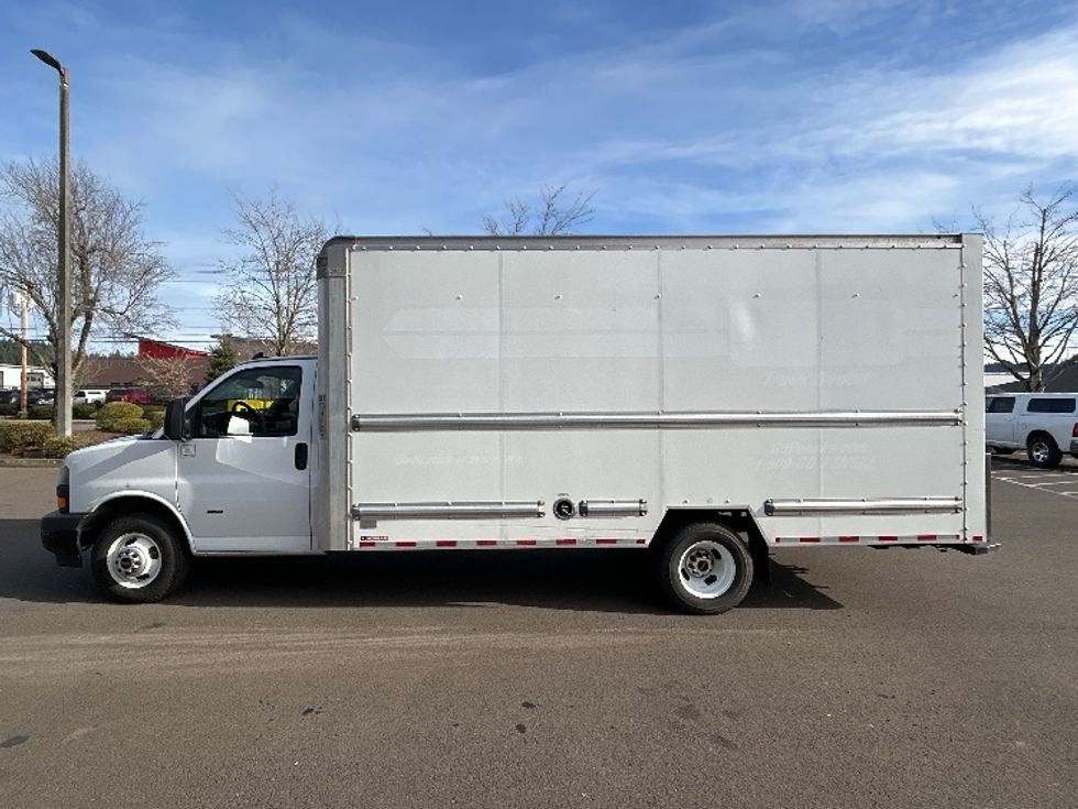 Light Duty Box Truck-Light and Medium Duty Trucks-GMC-2021-Savana G33903-Clackamas-OR-105,464\n\t\tmiles-$ 30,000 - Image 4