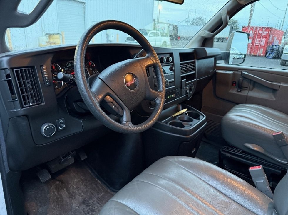 Light Duty Box Truck-Light and Medium Duty Trucks-GMC-2021-Savana G33903-Clackamas-OR-106,432\n\t\tmiles-$ 30,000 - Image 13