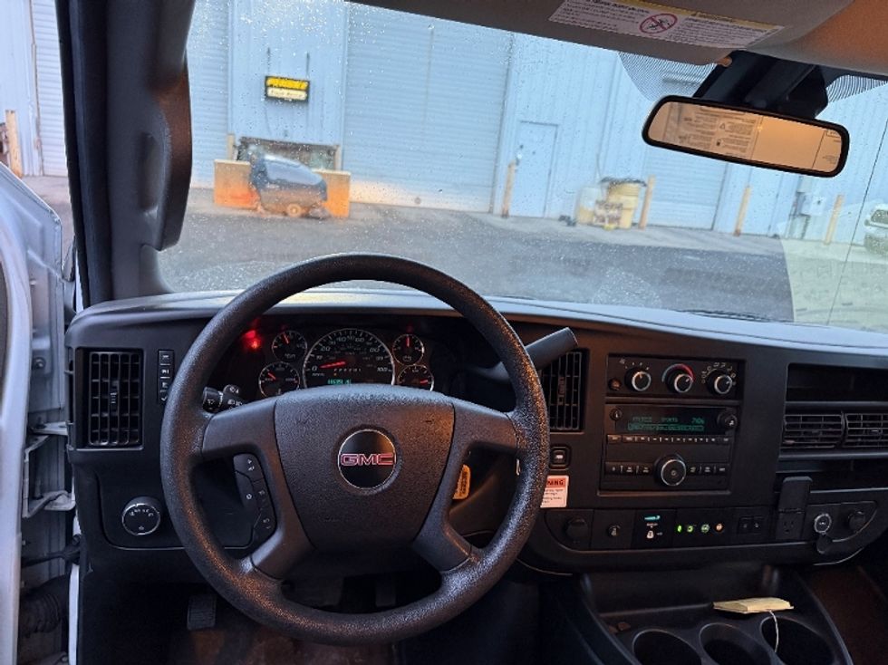 Light Duty Box Truck-Light and Medium Duty Trucks-GMC-2021-Savana G33903-Clackamas-OR-106,432\n\t\tmiles-$ 30,000 - Image 14