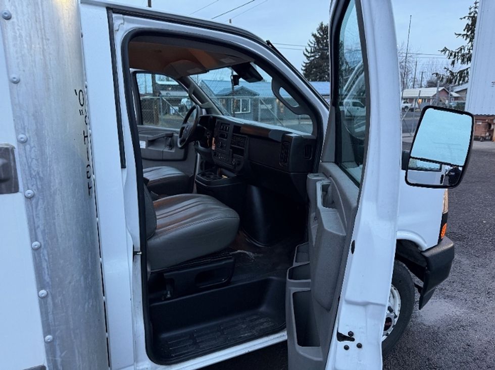 Light Duty Box Truck-Light and Medium Duty Trucks-GMC-2021-Savana G33903-Clackamas-OR-106,432\n\t\tmiles-$ 30,000 - Image 16