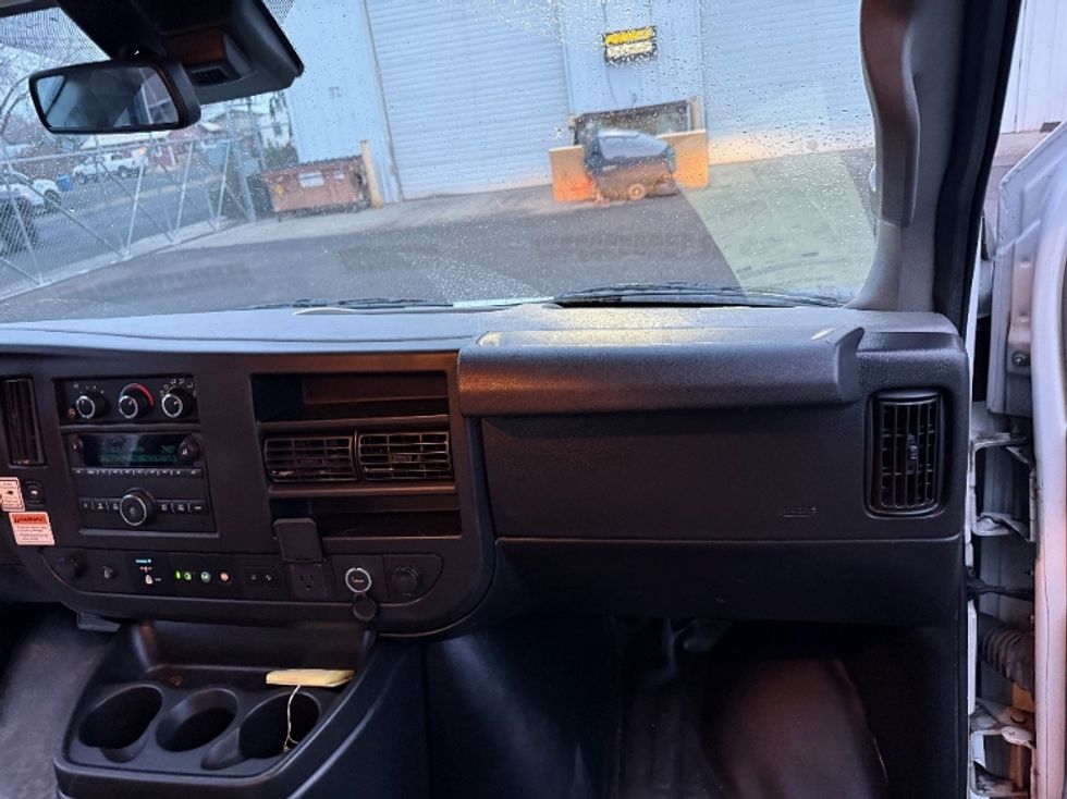 Light Duty Box Truck-Light and Medium Duty Trucks-GMC-2021-Savana G33903-Clackamas-OR-106,432\n\t\tmiles-$ 30,000 - Image 17