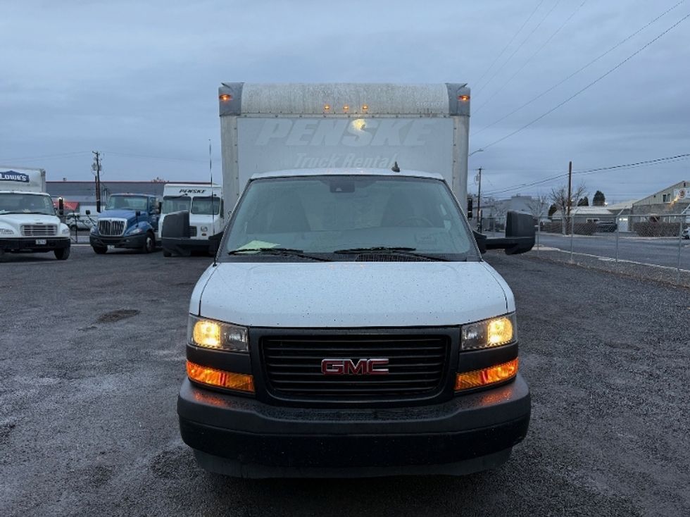 Light Duty Box Truck-Light and Medium Duty Trucks-GMC-2021-Savana G33903-Clackamas-OR-106,432\n\t\tmiles-$ 30,000 - Image 2
