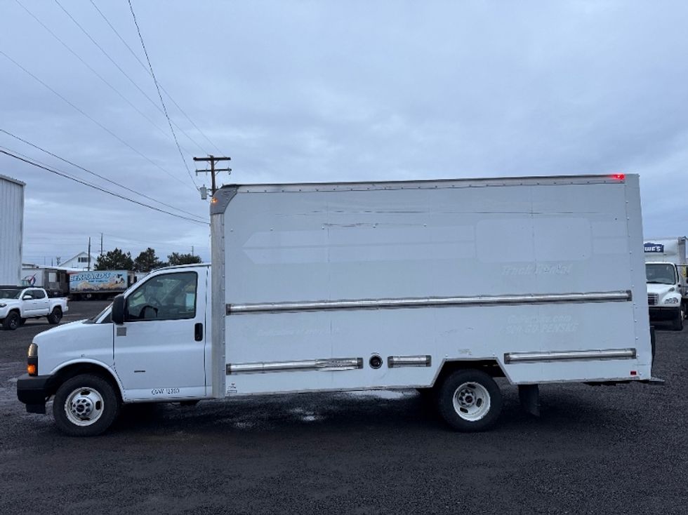 Light Duty Box Truck-Light and Medium Duty Trucks-GMC-2021-Savana G33903-Clackamas-OR-106,432\n\t\tmiles-$ 30,000 - Image 4