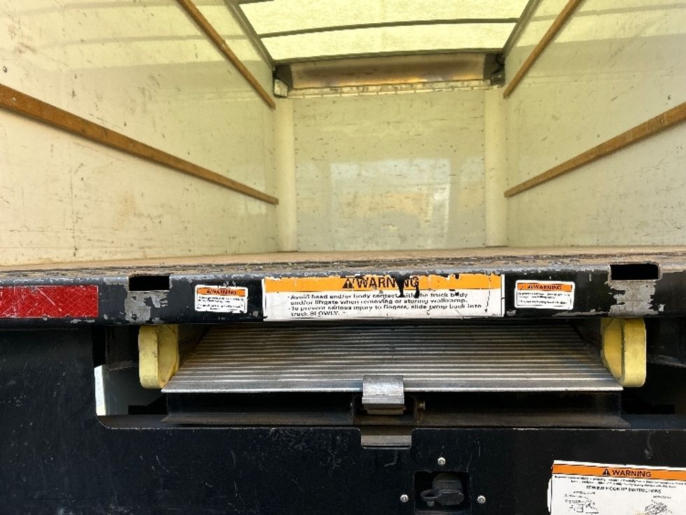 Light Duty Box Truck-Light and Medium Duty Trucks-GMC-2021-Savana G33903-Clackamas-OR-115,676\n\t\tmiles-$ 29,000 - Image 9