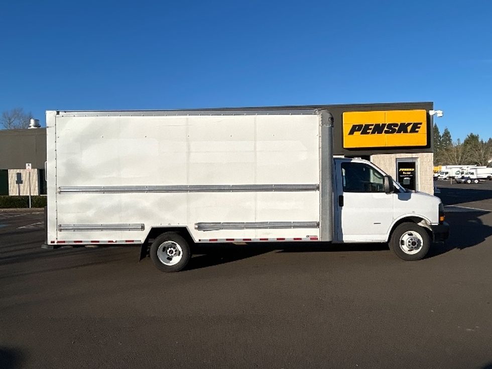 Light Duty Box Truck-Light and Medium Duty Trucks-GMC-2021-Savana G33903-Clackamas-OR-117,953\n\t\tmiles-$ 28,500 - Image 15