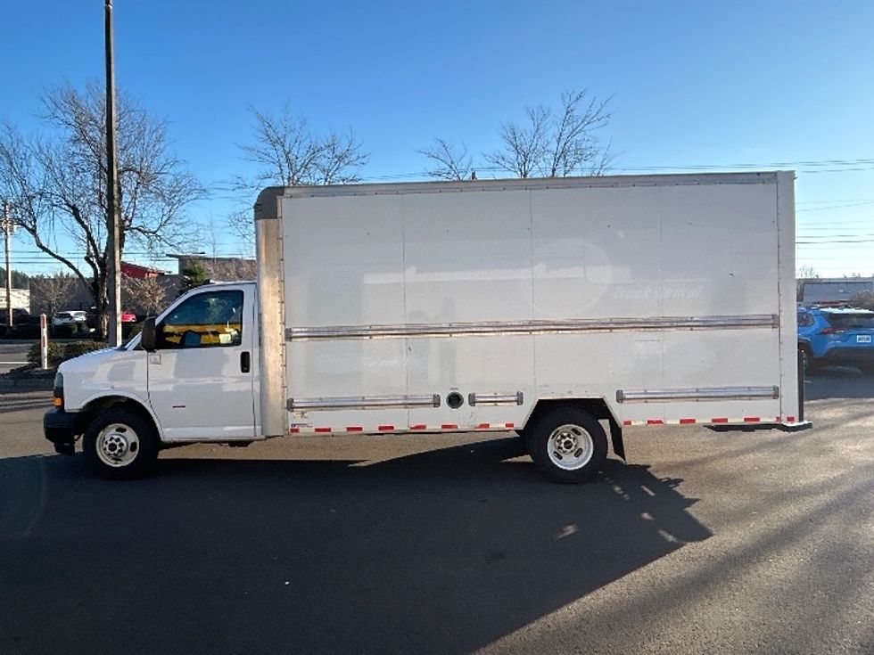 Light Duty Box Truck-Light and Medium Duty Trucks-GMC-2021-Savana G33903-Clackamas-OR-117,953\n\t\tmiles-$ 28,500 - Image 4