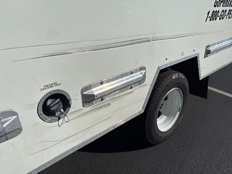 Light Duty Box Truck-Light and Medium Duty Trucks-GMC-2021-Savana G33903-Clackamas-OR-121,824\n\t\tmiles-$ 28,000 - Image 25
