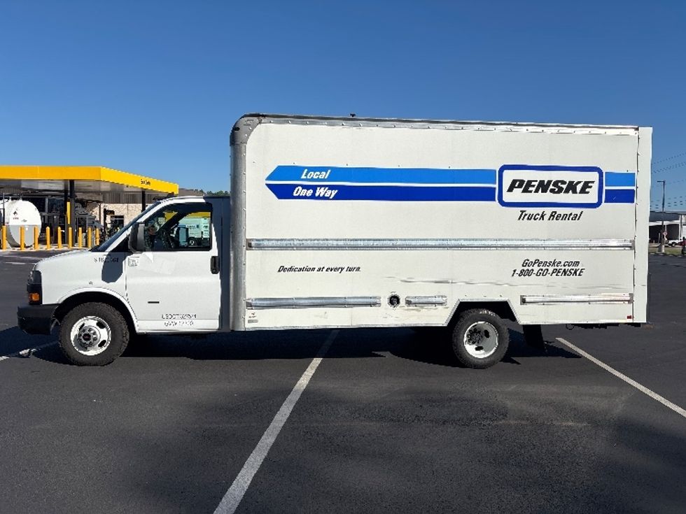 Light Duty Box Truck-Light and Medium Duty Trucks-GMC-2021-Savana G33903-Clackamas-OR-121,824\n\t\tmiles-$ 28,000 - Image 4