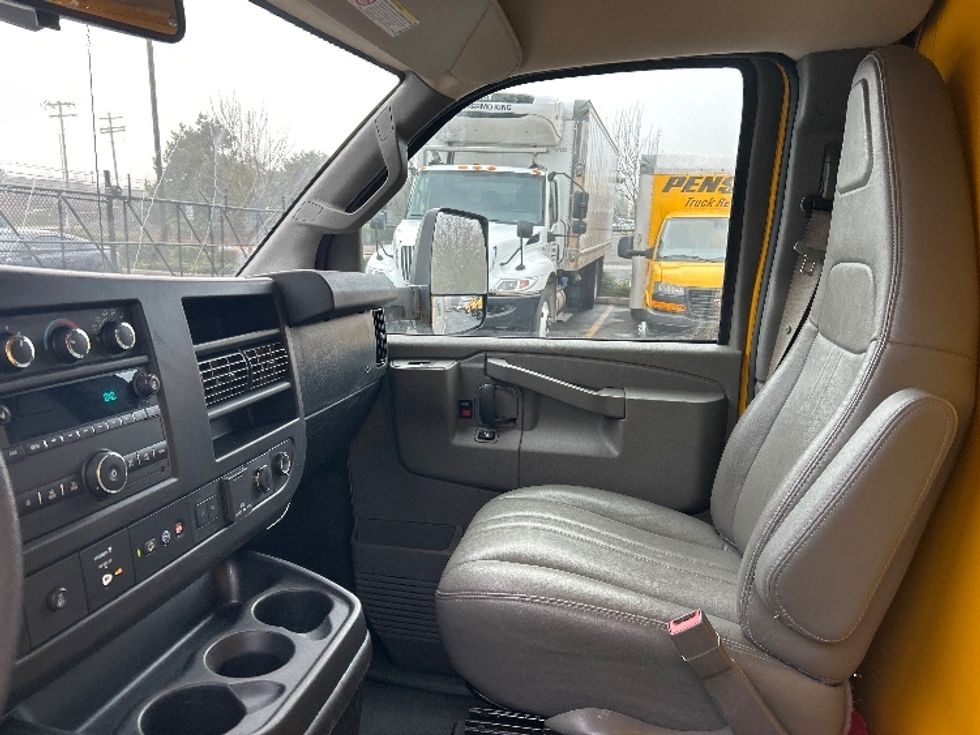 Light Duty Box Truck-Light and Medium Duty Trucks-GMC-2021-Savana G33903-Clackamas-OR-96,118\n\t\tmiles-$ 28,000 - Image 19