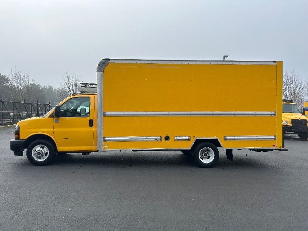 Light Duty Box Truck-Light and Medium Duty Trucks-GMC-2021-Savana G33903-Clackamas-OR-96,118\n\t\tmiles-$ 28,000 - Image 4