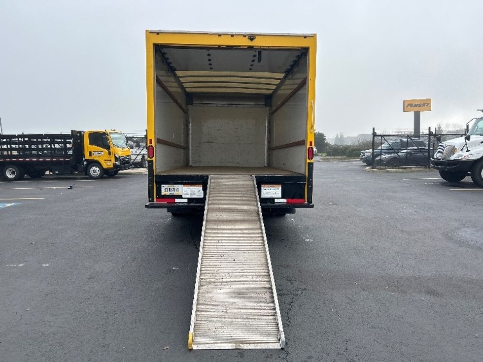 Light Duty Box Truck-Light and Medium Duty Trucks-GMC-2021-Savana G33903-Clackamas-OR-96,118\n\t\tmiles-$ 28,000 - Image 9