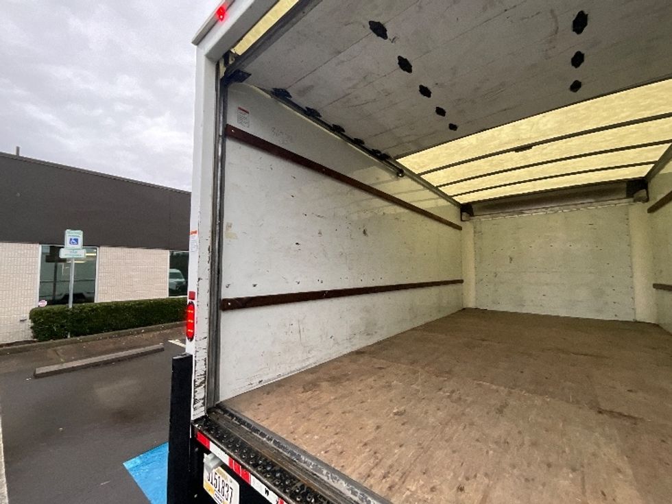 Light Duty Box Truck-Light and Medium Duty Trucks-GMC-2021-Savana G33903-Clackamas-OR-98,454\n\t\tmiles-$ 31,000 - Image 10