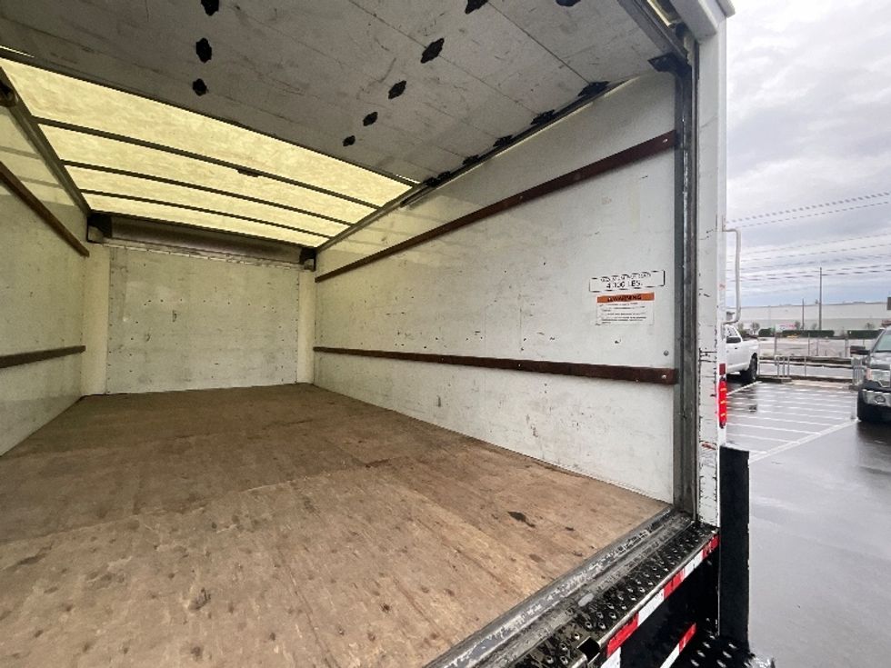 Light Duty Box Truck-Light and Medium Duty Trucks-GMC-2021-Savana G33903-Clackamas-OR-98,454\n\t\tmiles-$ 31,000 - Image 11