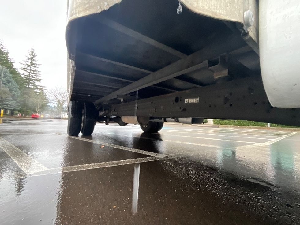 Light Duty Box Truck-Light and Medium Duty Trucks-GMC-2021-Savana G33903-Clackamas-OR-98,454\n\t\tmiles-$ 31,000 - Image 13