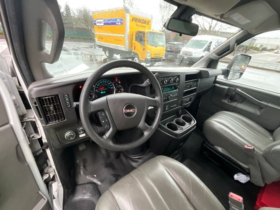 Light Duty Box Truck-Light and Medium Duty Trucks-GMC-2021-Savana G33903-Clackamas-OR-98,454\n\t\tmiles-$ 31,000 - Image 16