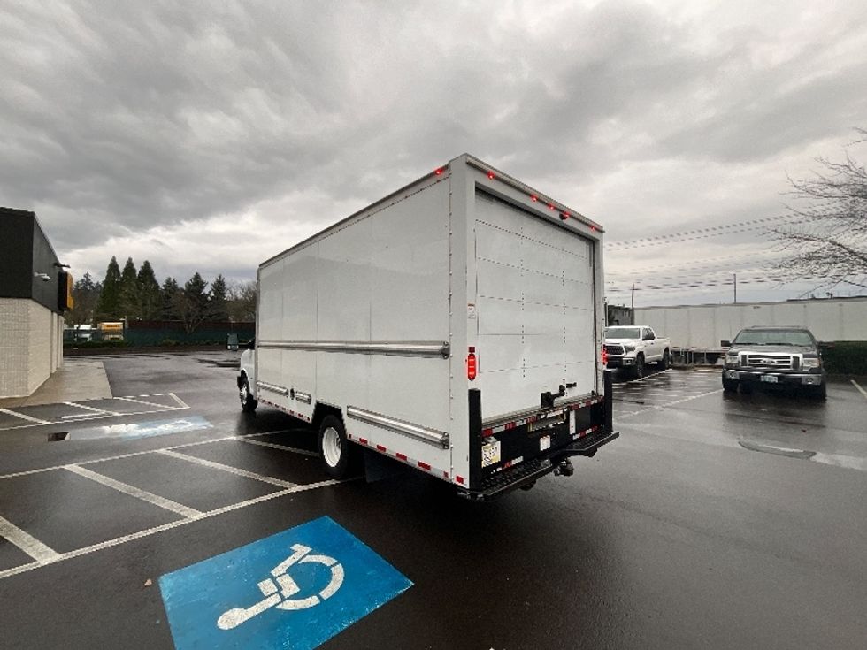 Light Duty Box Truck-Light and Medium Duty Trucks-GMC-2021-Savana G33903-Clackamas-OR-98,454\n\t\tmiles-$ 31,000 - Image 6