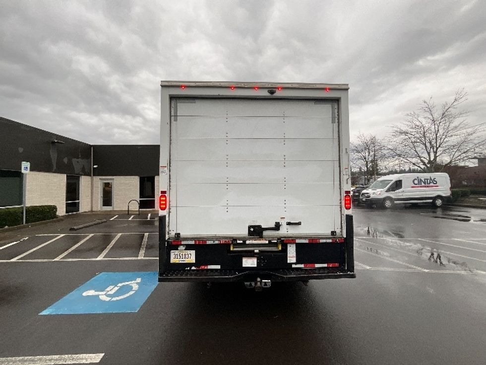 Light Duty Box Truck-Light and Medium Duty Trucks-GMC-2021-Savana G33903-Clackamas-OR-98,454\n\t\tmiles-$ 31,000 - Image 7