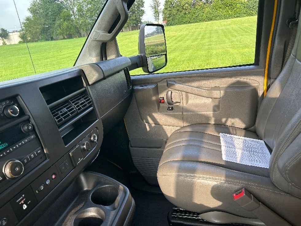 Light Duty Box Truck-Light and Medium Duty Trucks-GMC-2021-Savana G33903-Cleona-PA-86,754\n\t\tmiles-$ 25,750 - Image 19