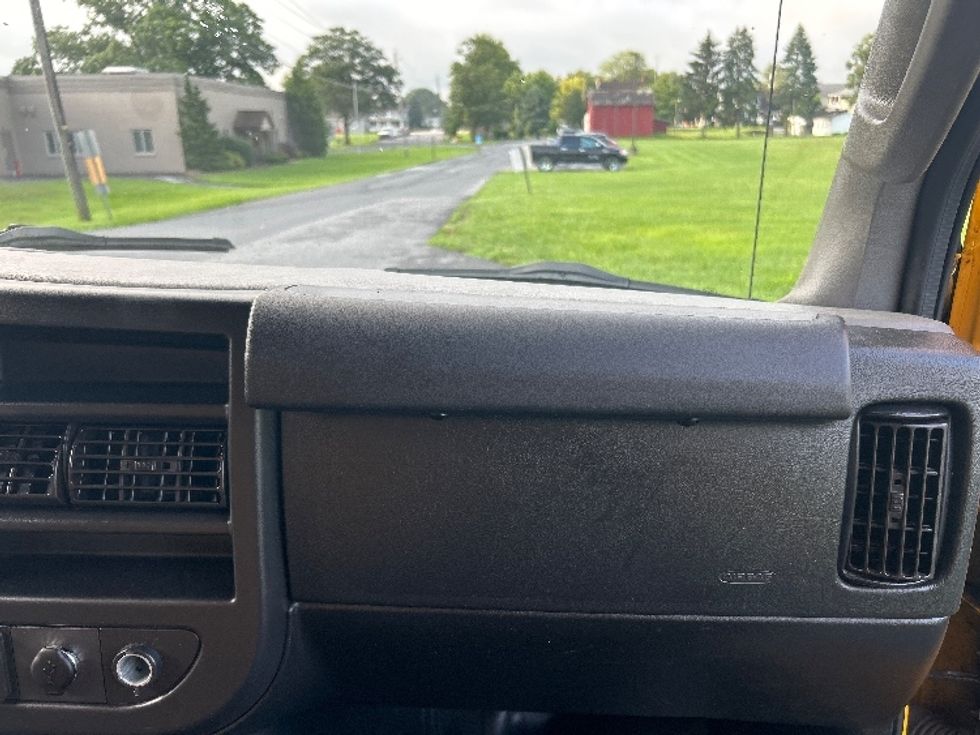 Light Duty Box Truck-Light and Medium Duty Trucks-GMC-2021-Savana G33903-Cleona-PA-86,754\n\t\tmiles-$ 25,750 - Image 21