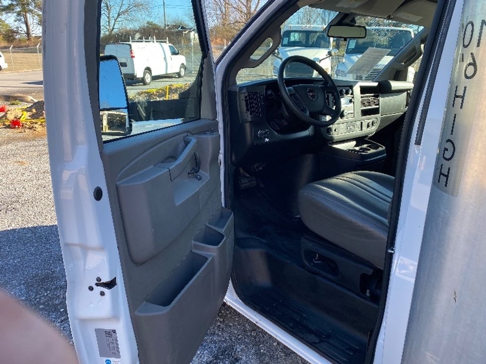 Light Duty Box Truck-Light and Medium Duty Trucks-GMC-2021-Savana G33903-Cleveland-TN-114,916\n\t\tmiles-$ 29,000 - Image 14