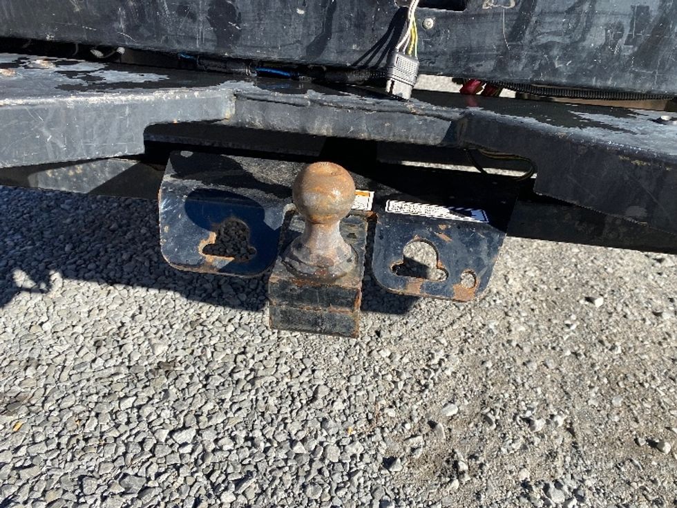 Light Duty Box Truck-Light and Medium Duty Trucks-GMC-2021-Savana G33903-Cleveland-TN-114,916\n\t\tmiles-$ 29,000 - Image 24