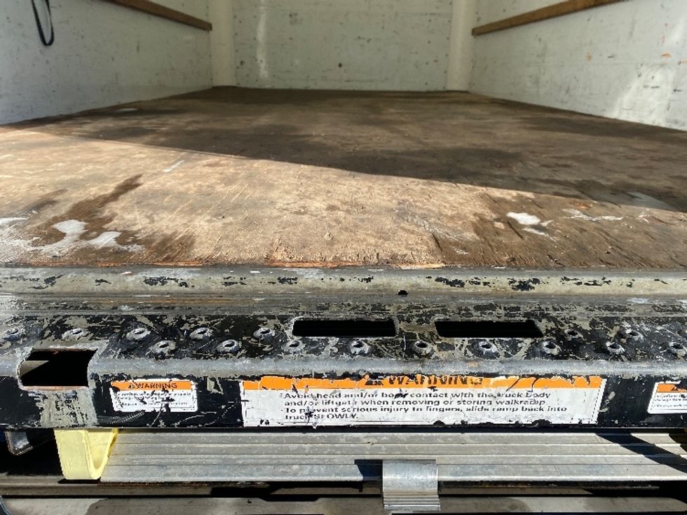 Light Duty Box Truck-Light and Medium Duty Trucks-GMC-2021-Savana G33903-Cleveland-TN-114,916\n\t\tmiles-$ 29,000 - Image 9