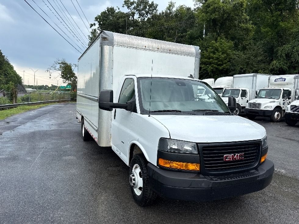 Light Duty Box Truck-Light and Medium Duty Trucks-GMC-2021-Savana G33903-Cleveland-TN-119,276\n\t\tmiles-$ 25,250 - Image 1