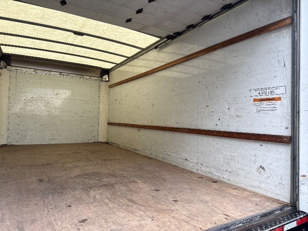Light Duty Box Truck-Light and Medium Duty Trucks-GMC-2021-Savana G33903-Cleveland-TN-119,276\n\t\tmiles-$ 25,250 - Image 11