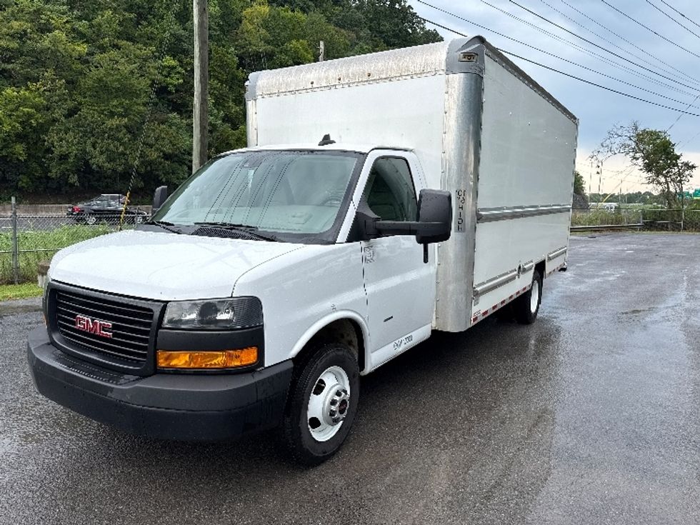 Light Duty Box Truck-Light and Medium Duty Trucks-GMC-2021-Savana G33903-Cleveland-TN-119,276\n\t\tmiles-$ 25,250 - Image 3