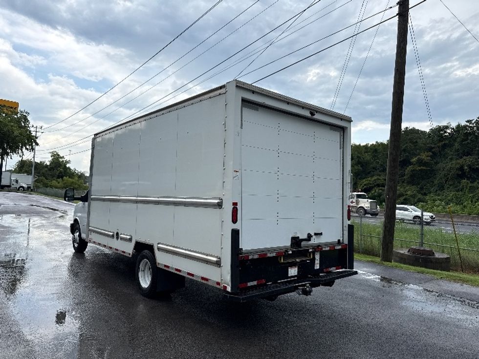 Light Duty Box Truck-Light and Medium Duty Trucks-GMC-2021-Savana G33903-Cleveland-TN-119,276\n\t\tmiles-$ 25,250 - Image 6