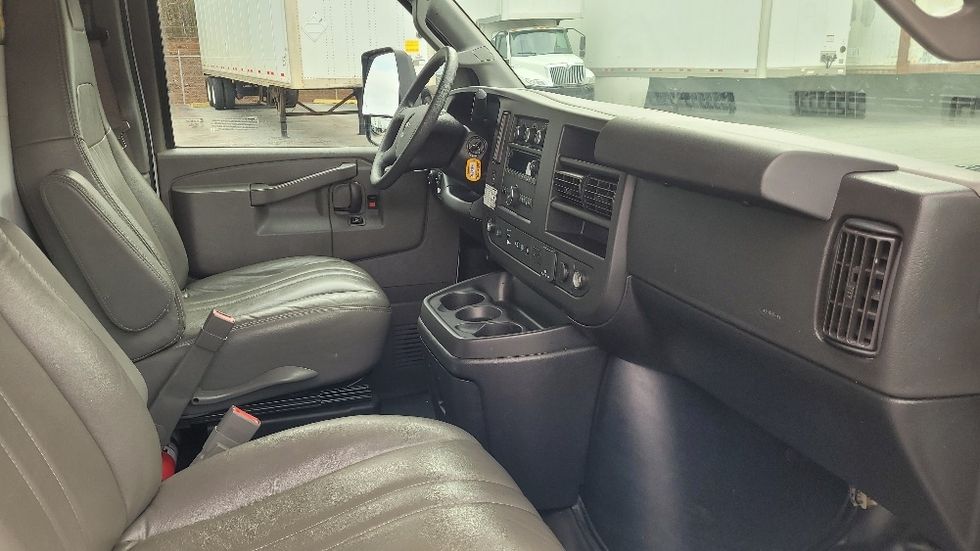 Light Duty Box Truck-Light and Medium Duty Trucks-GMC-2021-Savana G33903-Columbus-GA-68,431\n\t\tmiles-$ 37,500 - Image 22