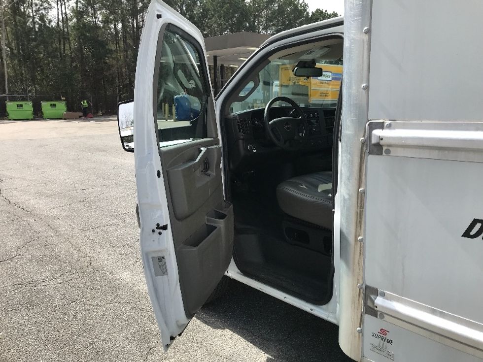 Light Duty Box Truck-Light and Medium Duty Trucks-GMC-2021-Savana G33903-Columbus-GA-77,055\n\t\tmiles-$ 36,500 - Image 16