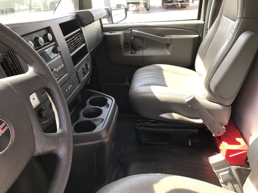 Light Duty Box Truck-Light and Medium Duty Trucks-GMC-2021-Savana G33903-Columbus-GA-77,055\n\t\tmiles-$ 36,500 - Image 19
