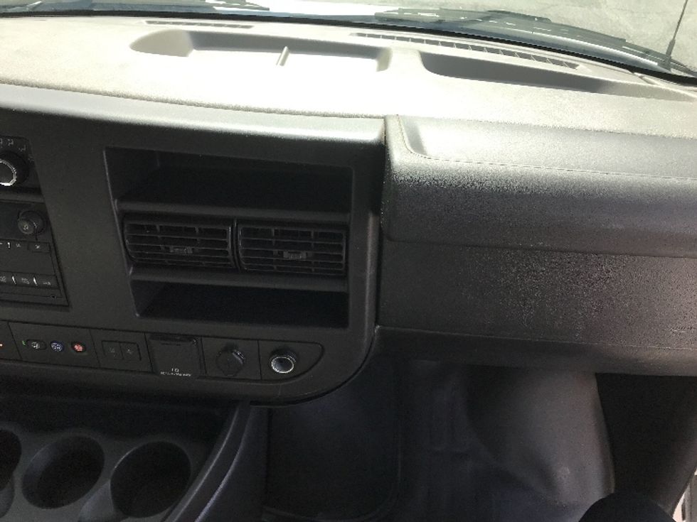 Light Duty Box Truck-Light and Medium Duty Trucks-GMC-2021-Savana G33903-Columbus-GA-77,055\n\t\tmiles-$ 36,500 - Image 21