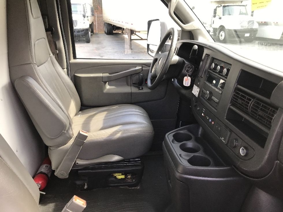 Light Duty Box Truck-Light and Medium Duty Trucks-GMC-2021-Savana G33903-Columbus-GA-77,055\n\t\tmiles-$ 36,500 - Image 22