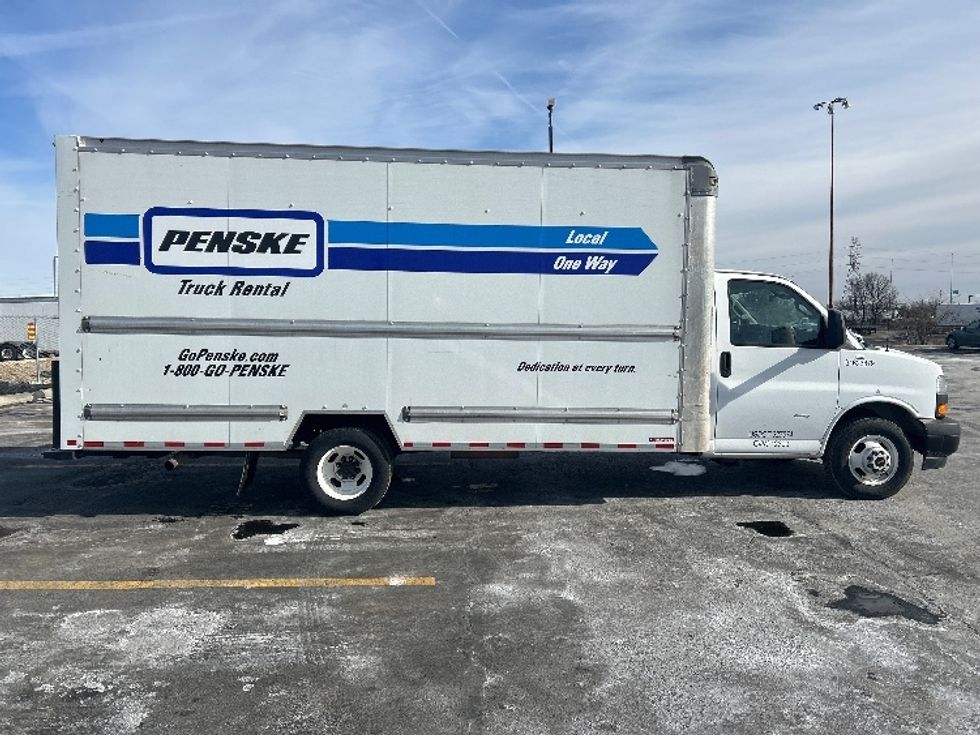 Light Duty Box Truck-Light and Medium Duty Trucks-GMC-2021-Savana G33903-Columbus-OH-104,628\n\t\tmiles-$ 28,000 - Image 15