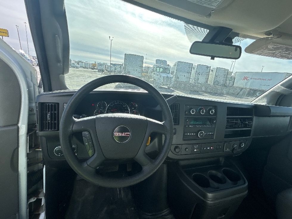 Light Duty Box Truck-Light and Medium Duty Trucks-GMC-2021-Savana G33903-Columbus-OH-104,628\n\t\tmiles-$ 28,000 - Image 18
