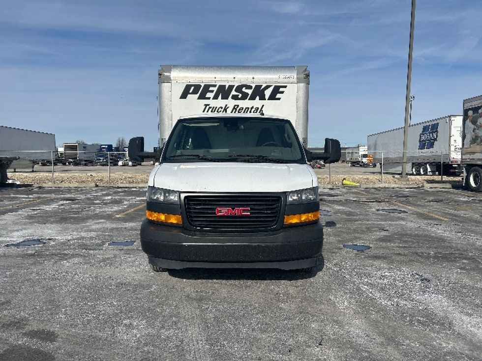 Light Duty Box Truck-Light and Medium Duty Trucks-GMC-2021-Savana G33903-Columbus-OH-104,628\n\t\tmiles-$ 28,000 - Image 2