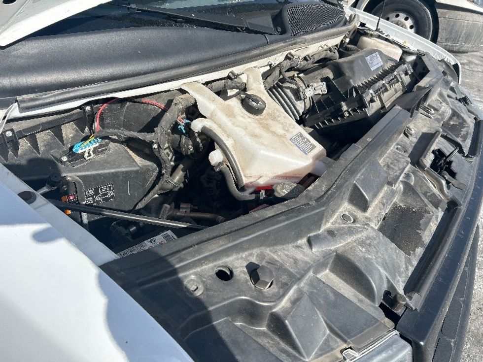 Light Duty Box Truck-Light and Medium Duty Trucks-GMC-2021-Savana G33903-Columbus-OH-104,628\n\t\tmiles-$ 28,000 - Image 23