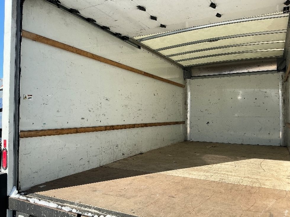 Light Duty Box Truck-Light and Medium Duty Trucks-GMC-2021-Savana G33903-Columbus-OH-105,636\n\t\tmiles-$ 28,000 - Image 11