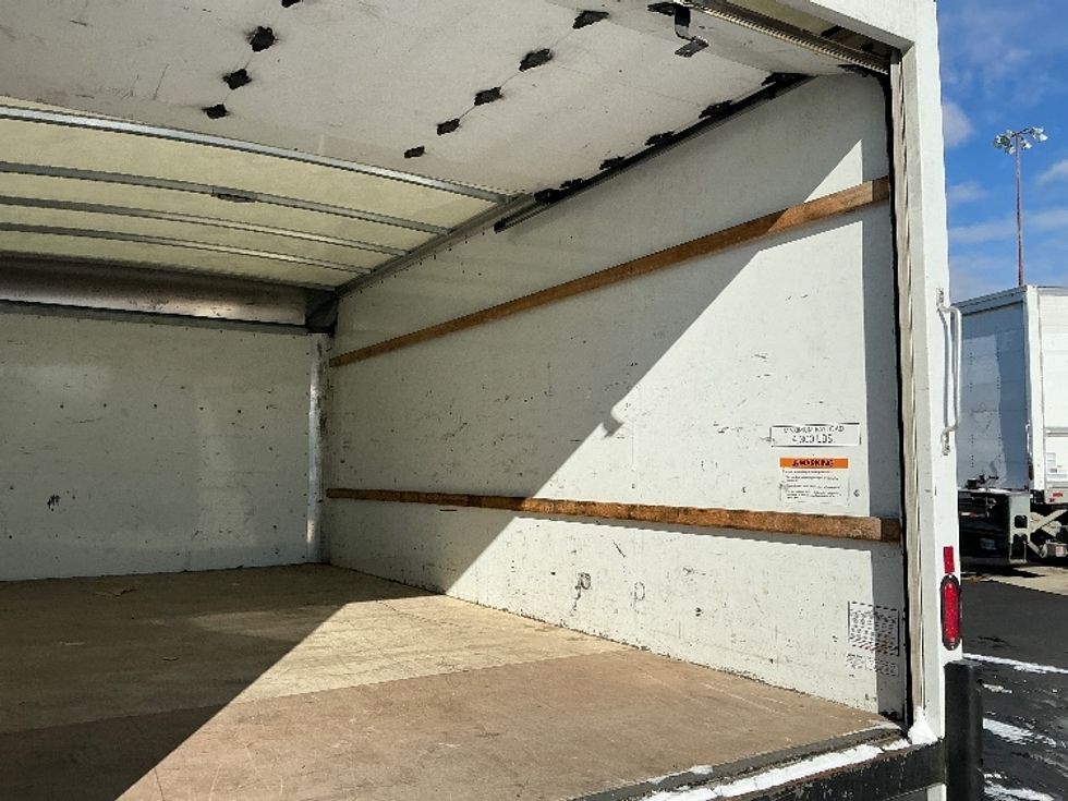 Light Duty Box Truck-Light and Medium Duty Trucks-GMC-2021-Savana G33903-Columbus-OH-105,636\n\t\tmiles-$ 28,000 - Image 12