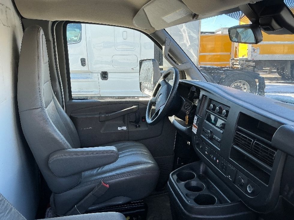 Light Duty Box Truck-Light and Medium Duty Trucks-GMC-2021-Savana G33903-Columbus-OH-105,636\n\t\tmiles-$ 28,000 - Image 22