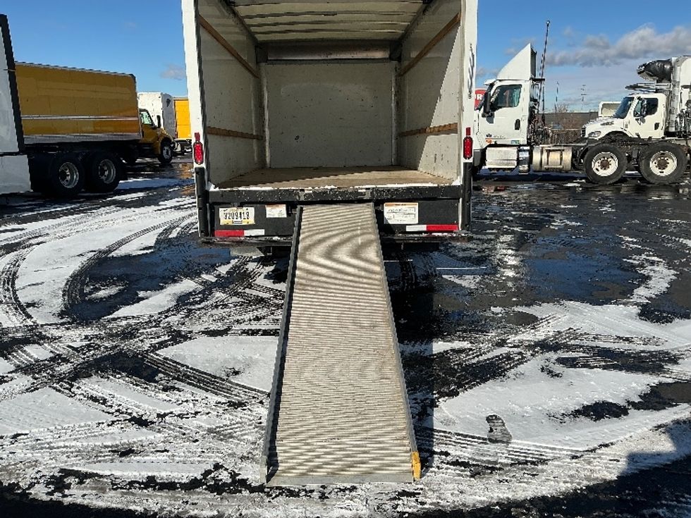 Light Duty Box Truck-Light and Medium Duty Trucks-GMC-2021-Savana G33903-Columbus-OH-105,636\n\t\tmiles-$ 28,000 - Image 9