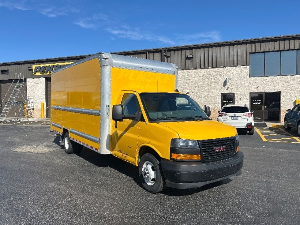 Light Duty Box Truck-Light and Medium Duty Trucks-GMC-2021-Savana G33903-Columbus-OH-58,980\n\t\tmiles-$ 14,500 - Image 1