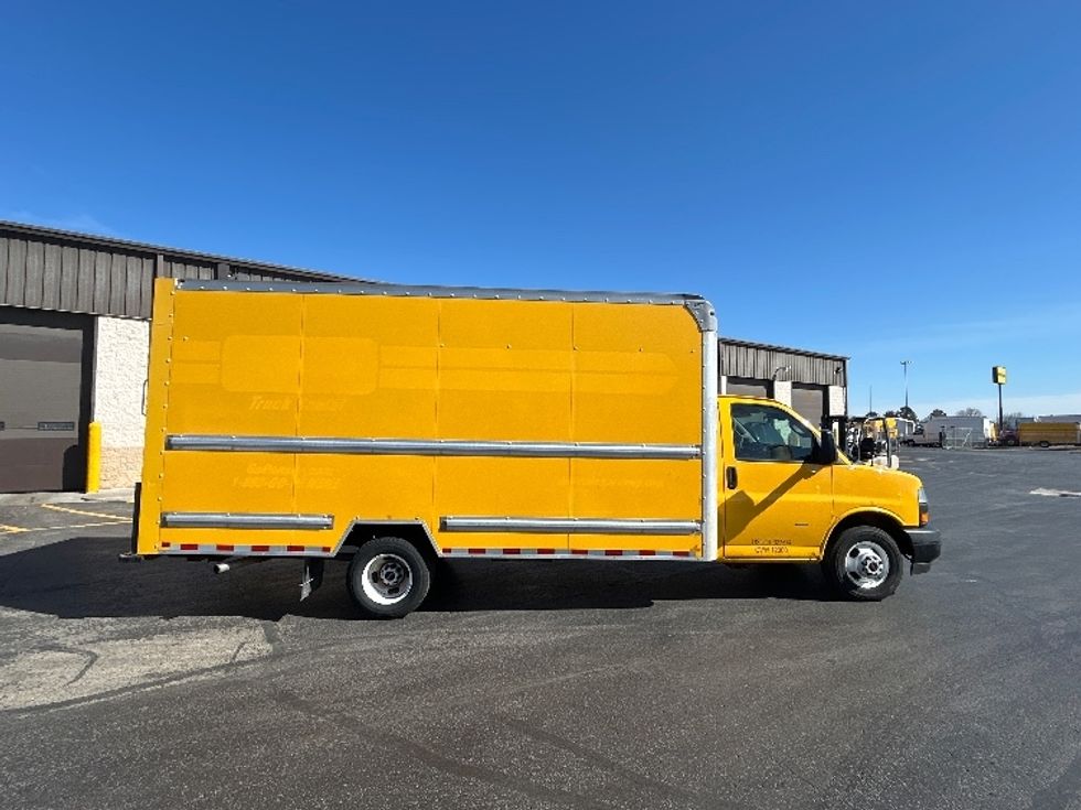 Light Duty Box Truck-Light and Medium Duty Trucks-GMC-2021-Savana G33903-Columbus-OH-58,980\n\t\tmiles-$ 14,500 - Image 15