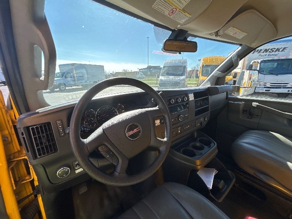 Light Duty Box Truck-Light and Medium Duty Trucks-GMC-2021-Savana G33903-Columbus-OH-58,980\n\t\tmiles-$ 14,500 - Image 17