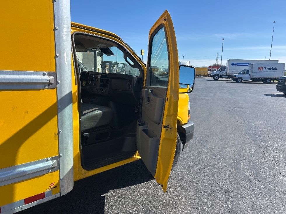 Light Duty Box Truck-Light and Medium Duty Trucks-GMC-2021-Savana G33903-Columbus-OH-58,980\n\t\tmiles-$ 14,500 - Image 20
