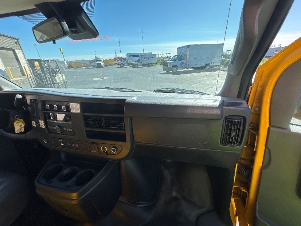 Light Duty Box Truck-Light and Medium Duty Trucks-GMC-2021-Savana G33903-Columbus-OH-58,980\n\t\tmiles-$ 14,500 - Image 21