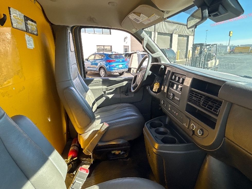 Light Duty Box Truck-Light and Medium Duty Trucks-GMC-2021-Savana G33903-Columbus-OH-58,980\n\t\tmiles-$ 14,500 - Image 22